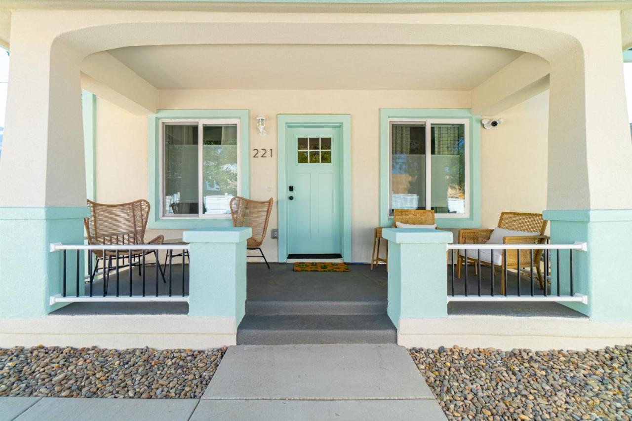 Dream Cottage: Delightful 2-bedroom Sanctuary Reno