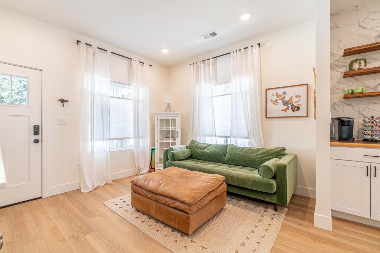 Dream Cottage: Delightful 2-bedroom Sanctuary