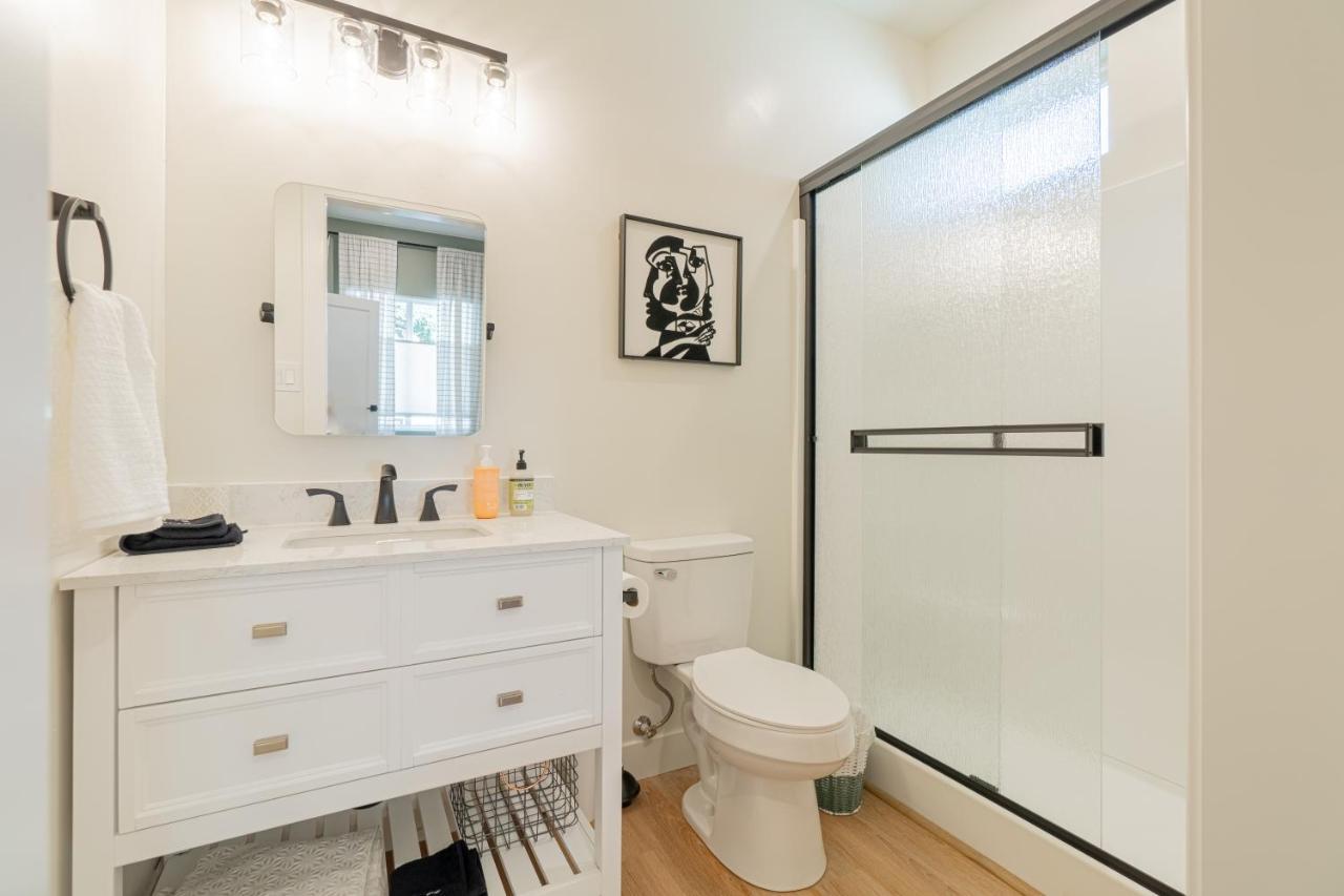 Dream Cottage: Delightful 2-bedroom Sanctuary