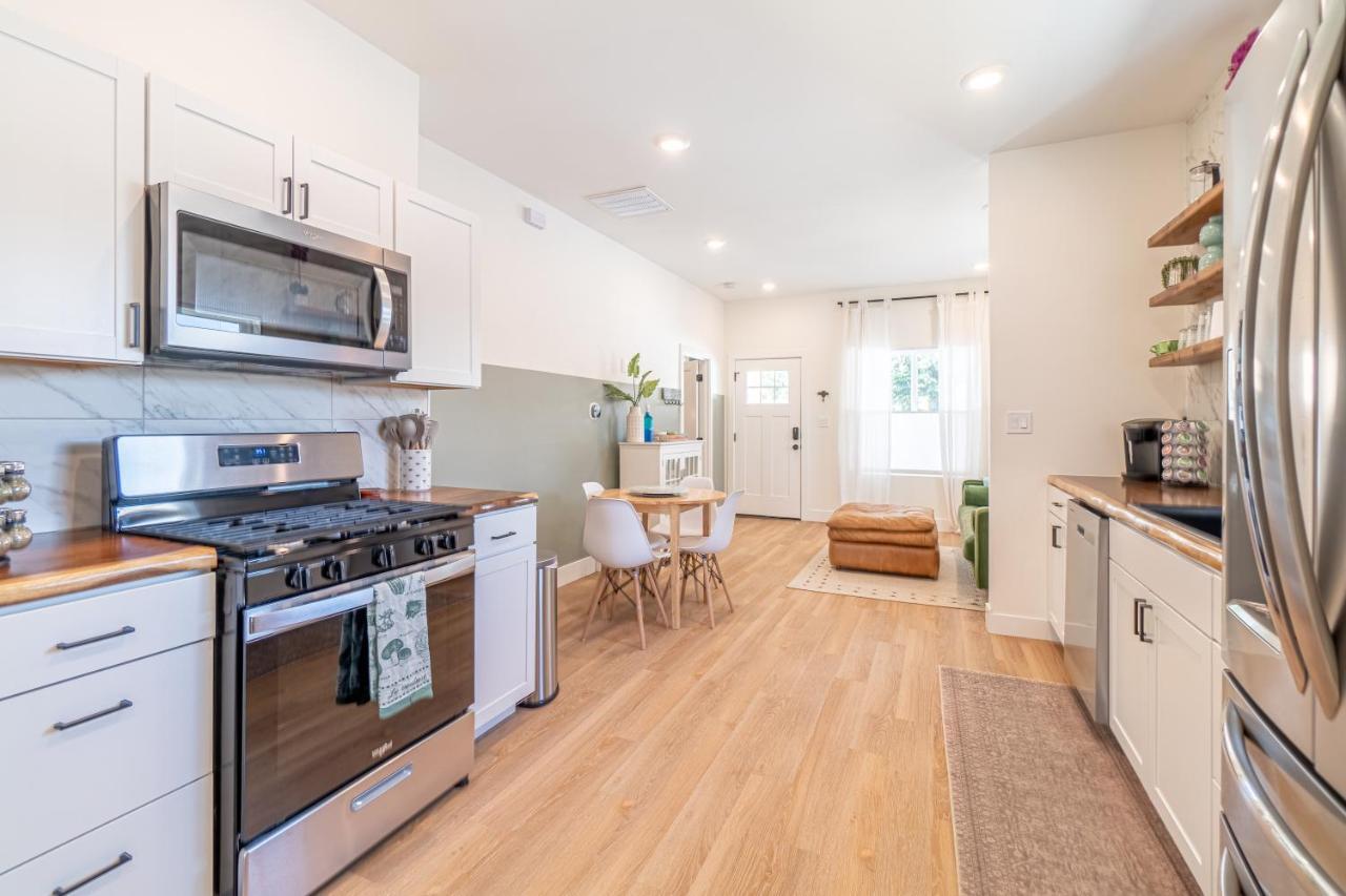 Dream Cottage: Delightful 2-bedroom Sanctuary Holiday home