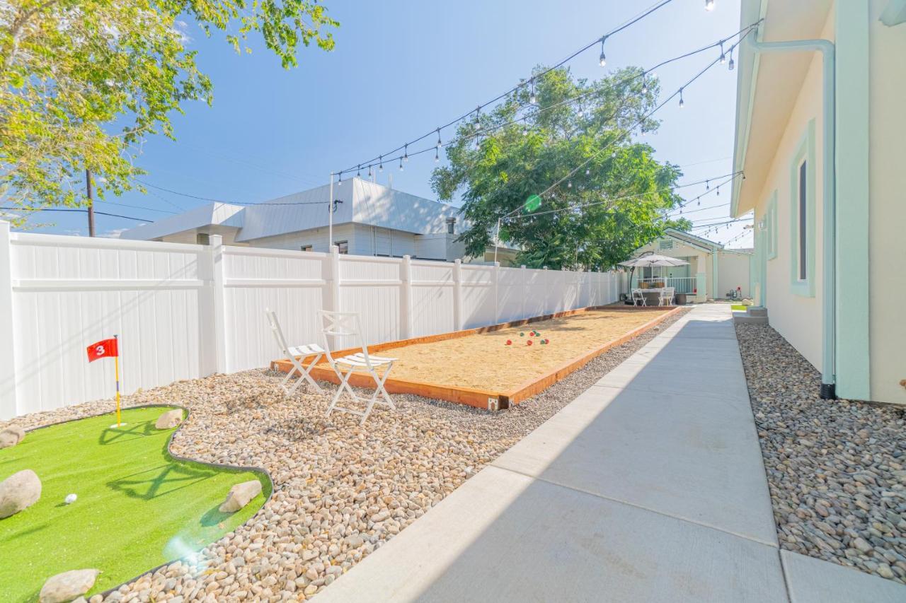 Dream Cottage: Delightful 2-bedroom Sanctuary *